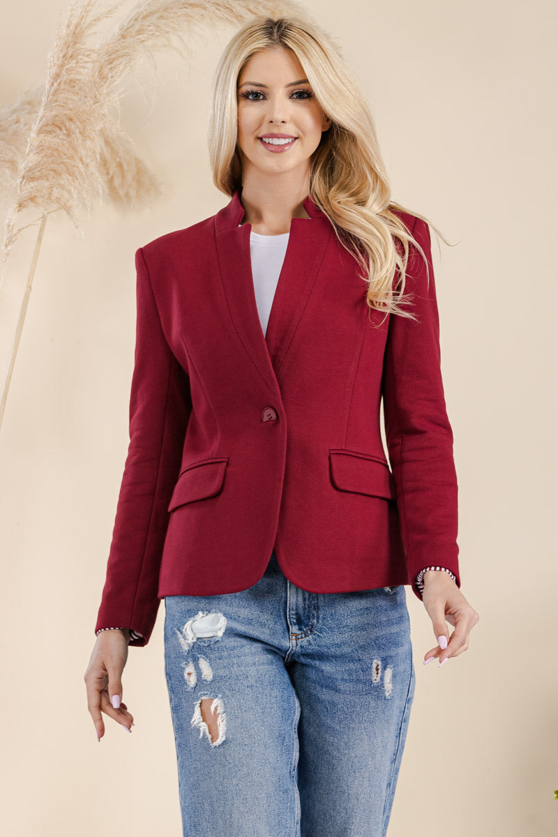 NOTCH COLLAR FITTED JACKET WITH BUTTON CLOSURE