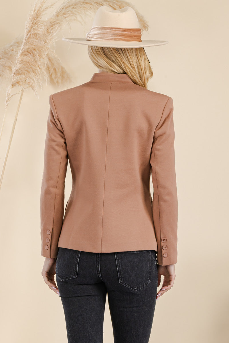 NOTCH COLLAR FITTED JACKET WITH BUTTON CLOSURE